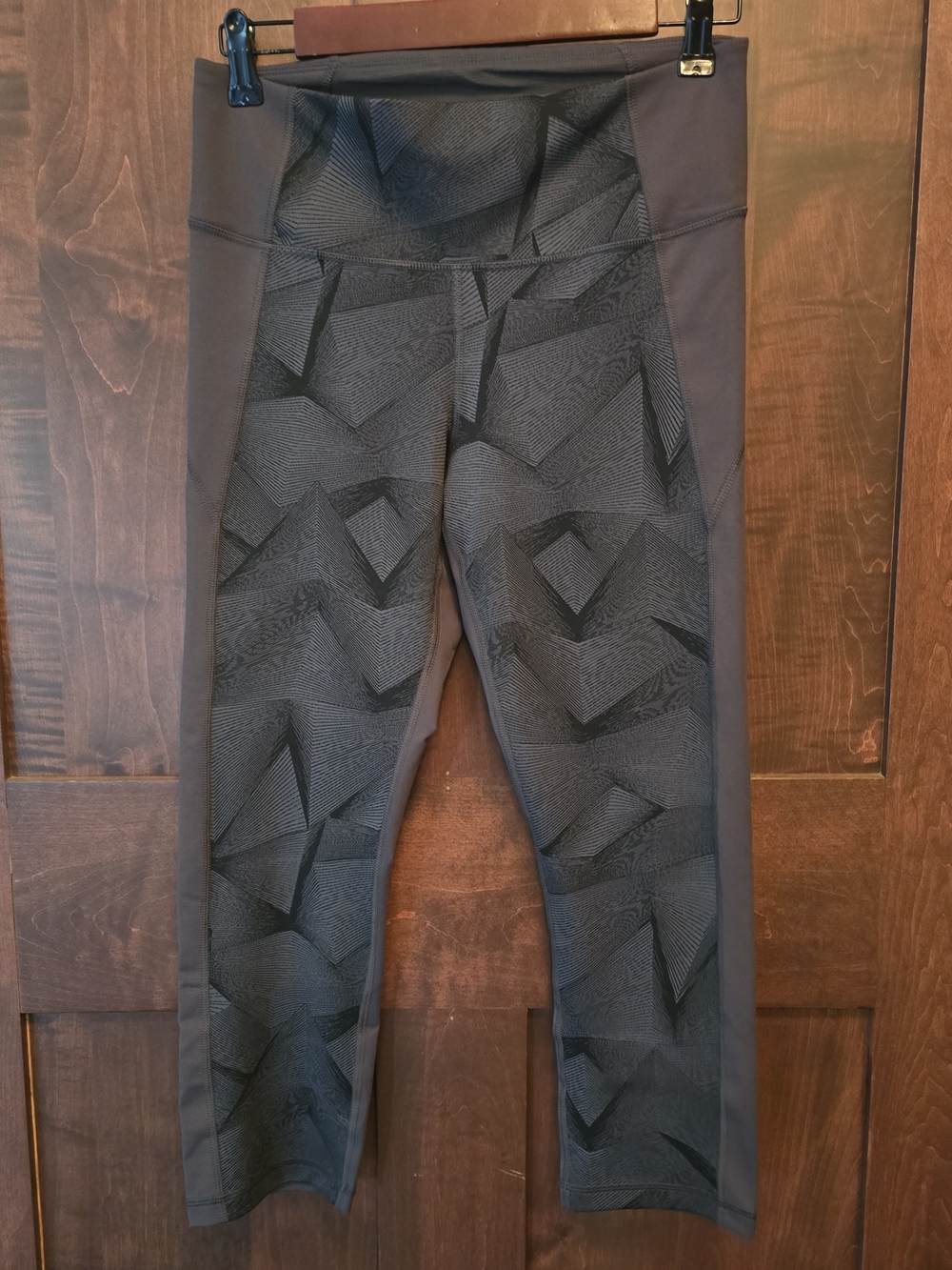 UNDER ARMOUR Black Geometric Print Active Leggings